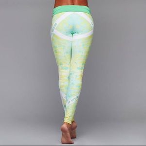 Closet Clear Out Mega Sale 💲⬇️ Green leggings